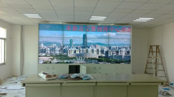 4江西省宜春市奉新縣交警大隊指揮中心46寸3X4.jpg